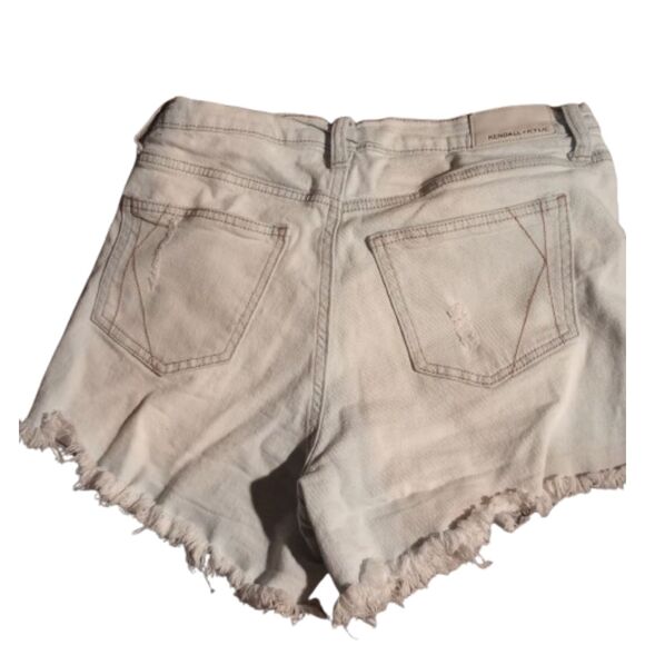 Kendall & Kylie Junior's Size 9 "The Icon Short" - Picture 2 of 7